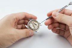 浪琴手表表带过短解决技巧(简单有效的解决方法)